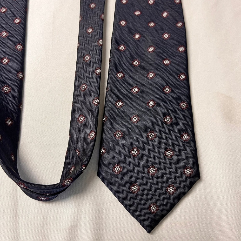 Ferrell Reed Silk Tie‎ Charcoal Grey Herringbone Floral Medallion Swiss Woven